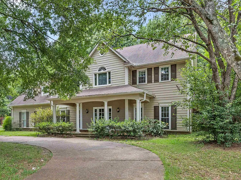 51 Summer Grove Rd — Photo 1