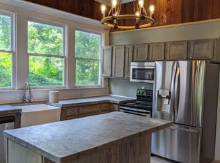 41 S Hunter St, Senoia, GA 30276