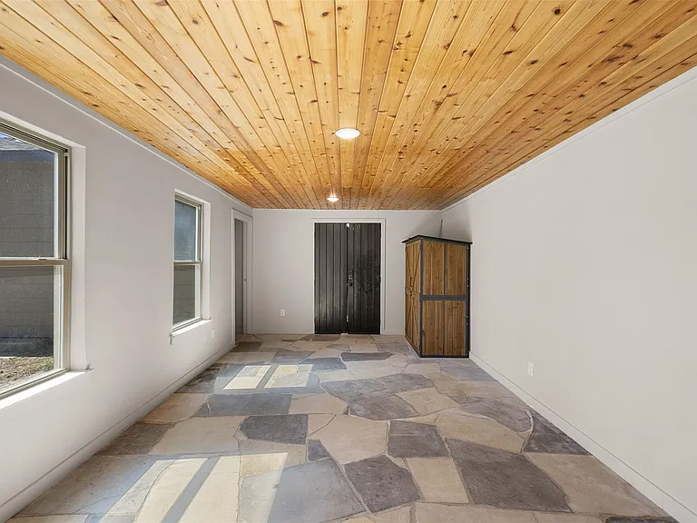 823 Hickory St — Photo 15
