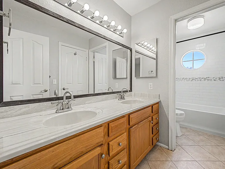 842 W Sun Coast Dr — Photo 35