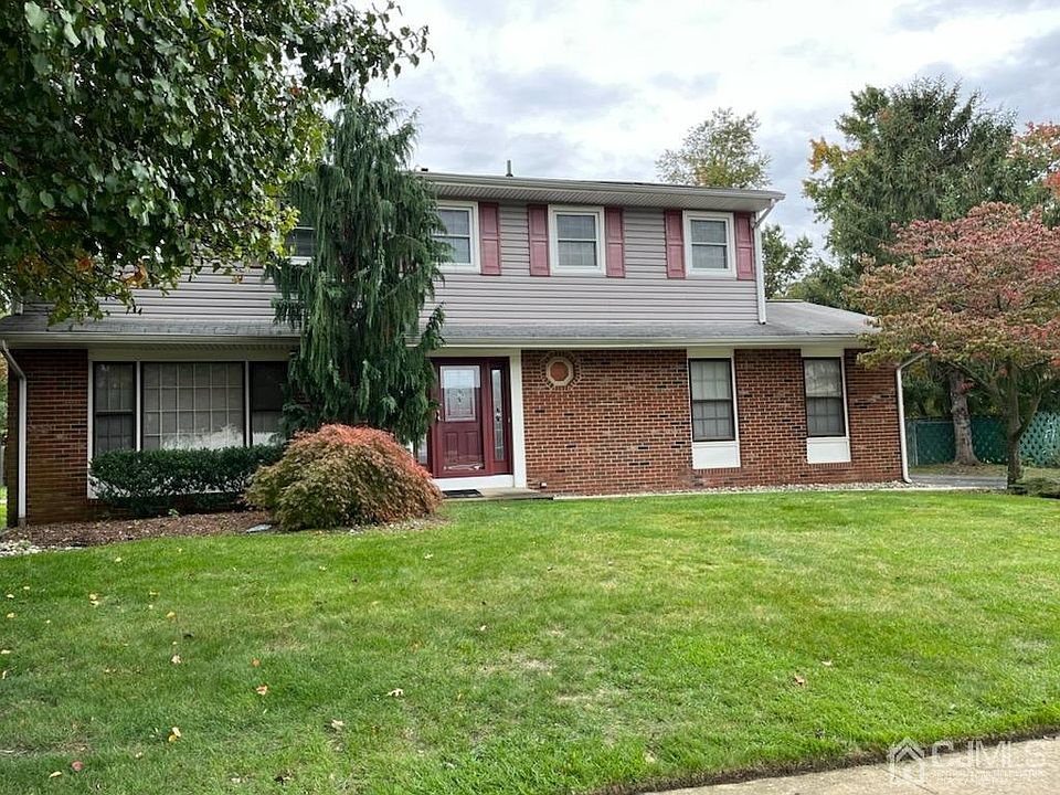 1st image of 67 Zaleski Dr