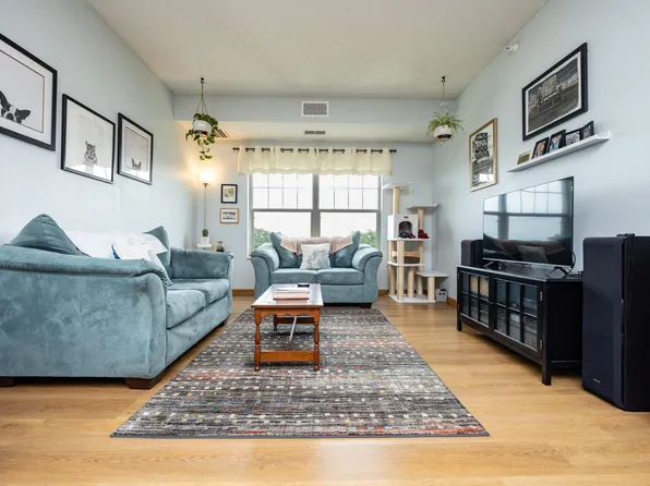 4824 E 53rd St APT 503, Minneapolis, MN 55417