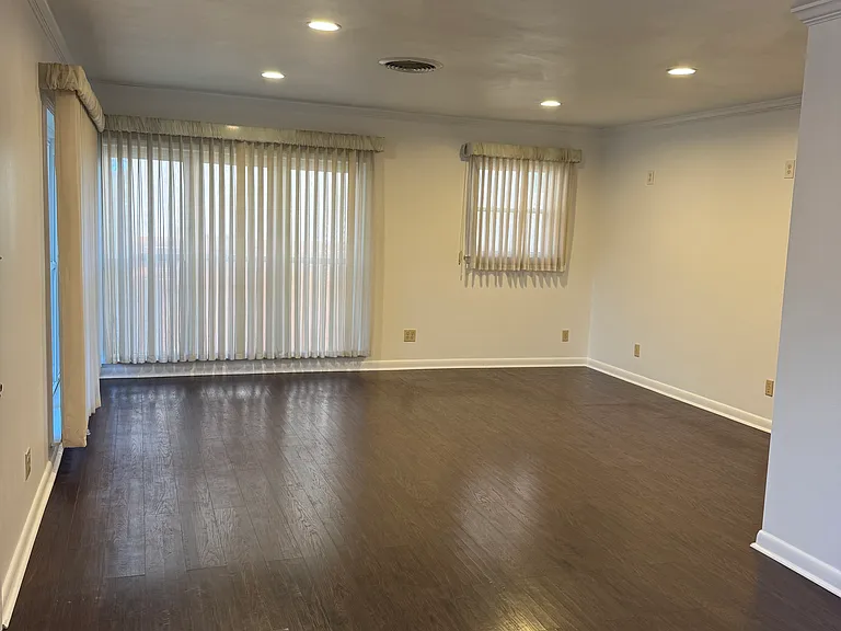 6440 Orleans Ave — Photo 9