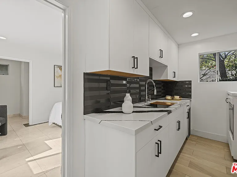 865 Warner Ave — Photo 10