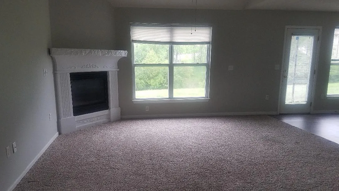3 bed, 2.5 bath, 1871 sqft, $1,830 — Photo 4