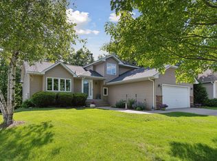 9621 Parkside Trl, Champlin, MN 55316