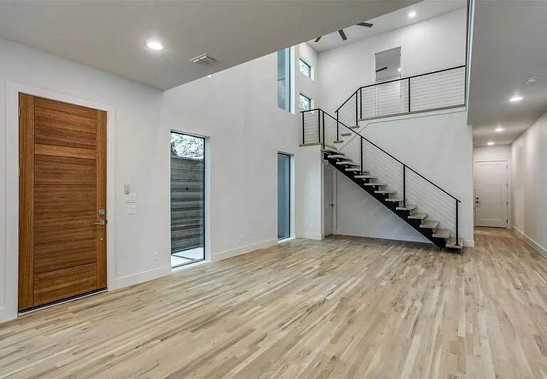 4633 Manett St — Photo 2
