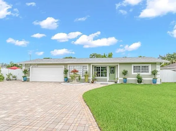 4151 19th Ct SW, Naples, FL 34116