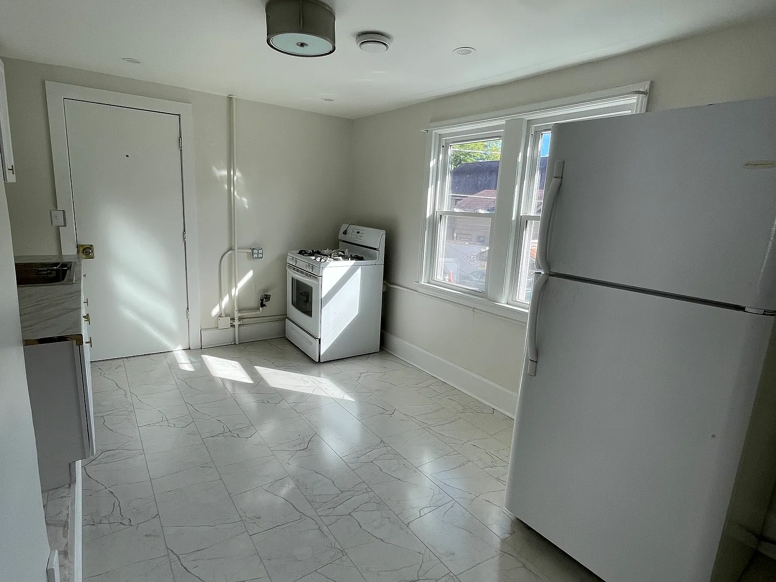 2 bed, 837 sqft, $1,250 — Photo 3