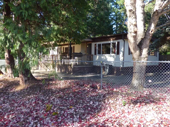 508 Bumblebee Ln, Cave Junction, OR 97523