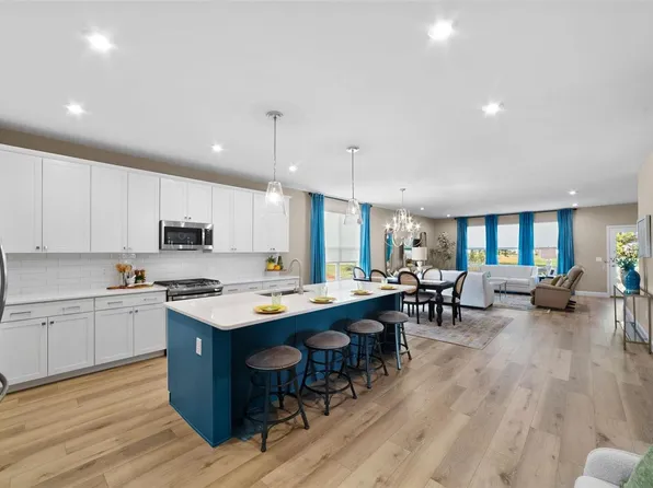 214 Randlin Dr, Lake Saint Louis, MO 63367