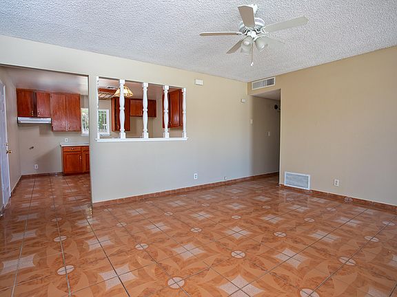 3rd image of 426 E Avenue J13