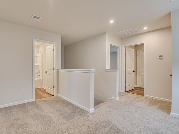 3rd image of 208 Barracks Rd