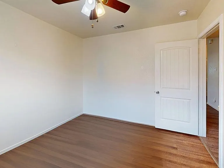 2703 Tara Dr — Photo 28