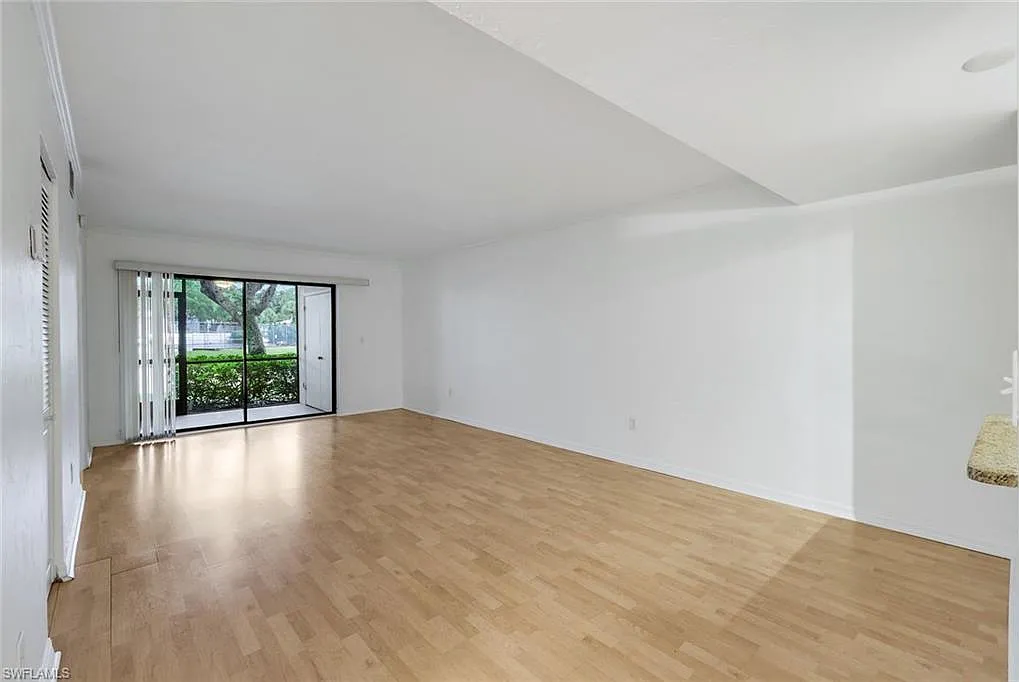 2 bed, 4.0 bath, 884 sqft, $1,700 — Photo 3