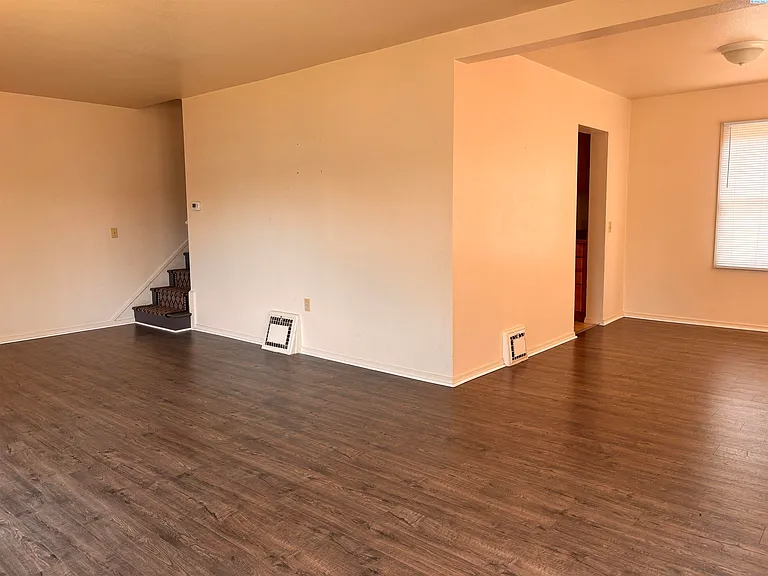 316 Casey Ave — Photo 1