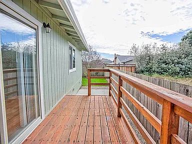 5th image of 638 Metzgar St #2