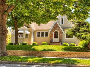 1915 40th Pl, Des Moines, IA 50310