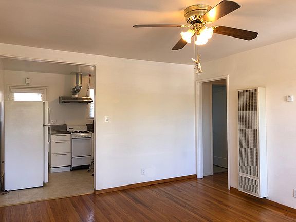 3rd image of 104 El Carmelo Ave