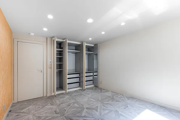 Rented by SERHANT. | media 29