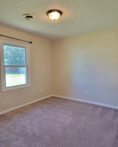 527 Raintree Cir — Photo 18