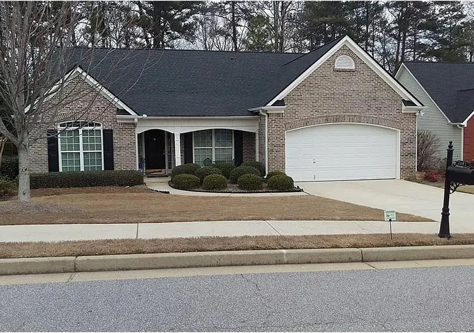 Room in 4 Bedroom Home in Buford — Photo 3