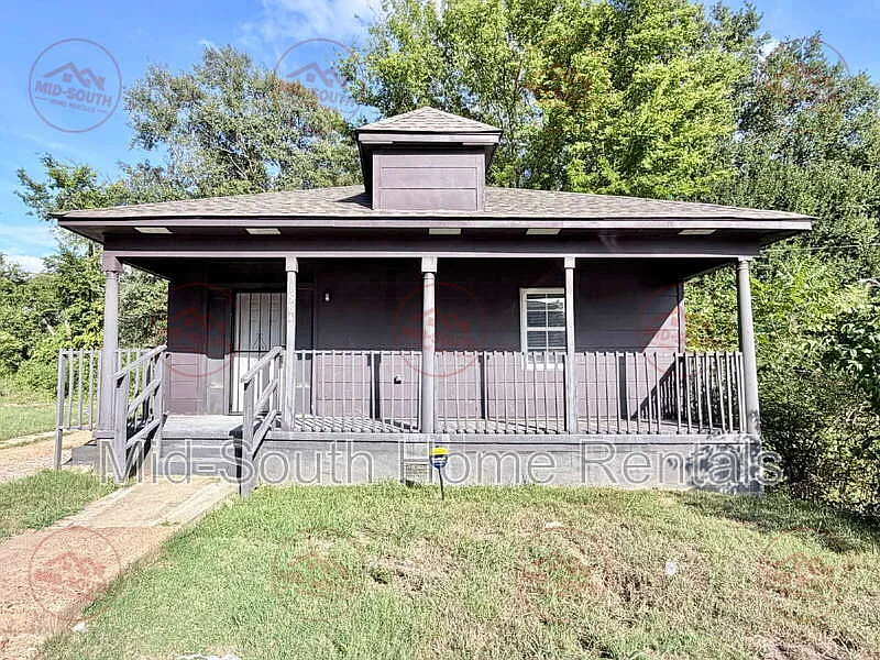 2 bed, 1.0 bath, 901 sqft, $895 — Photo 1
