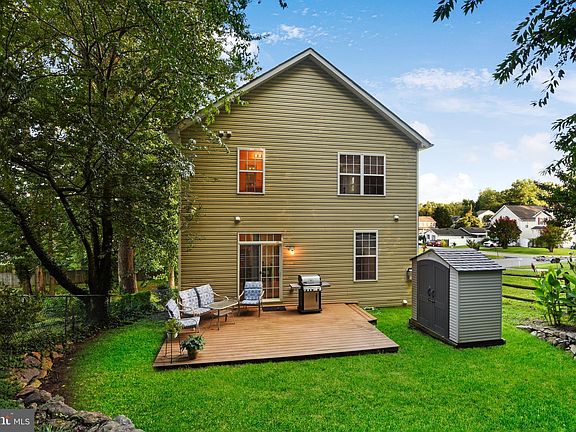 4th image of 856 Bayview Dr