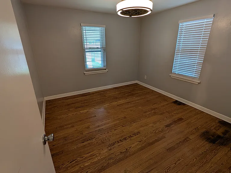 9035 Bessemer Ave — Photo 2