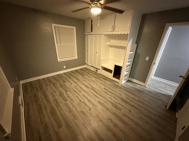211 S Lafayette St — Photo 11