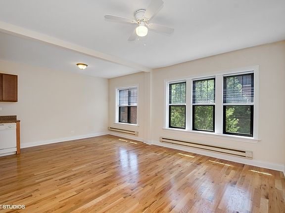 5th image of 622 W Cornelia Ave #D5fa7ada9
