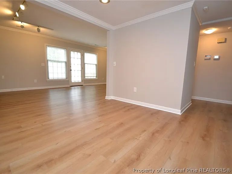3111 Morningside Dr — Photo 9
