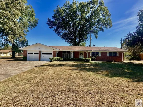 1711 S Robison Rd, Texarkana, TX 75501