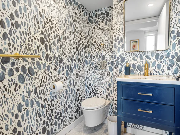 2 Charlton Street image 8 of 20