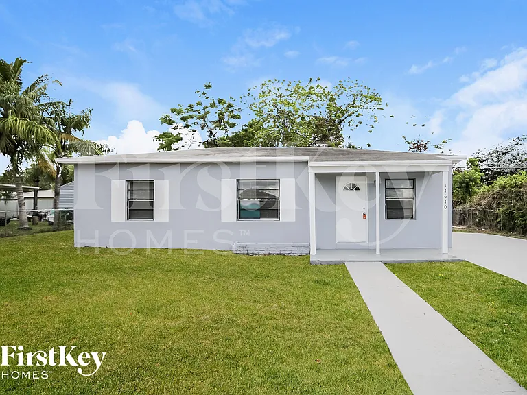 14640 Tyler St — Photo 1