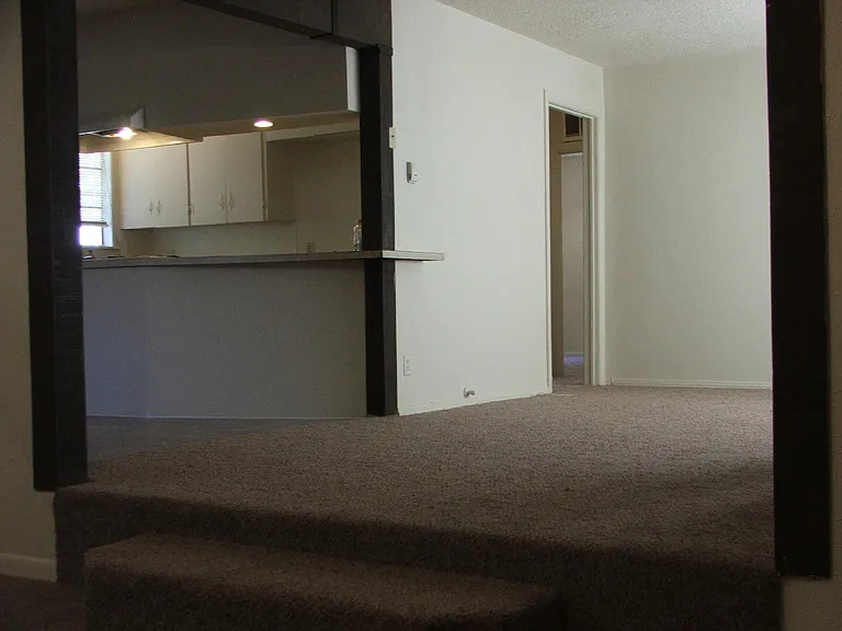 8541 Dunlap Dr — Photo 4