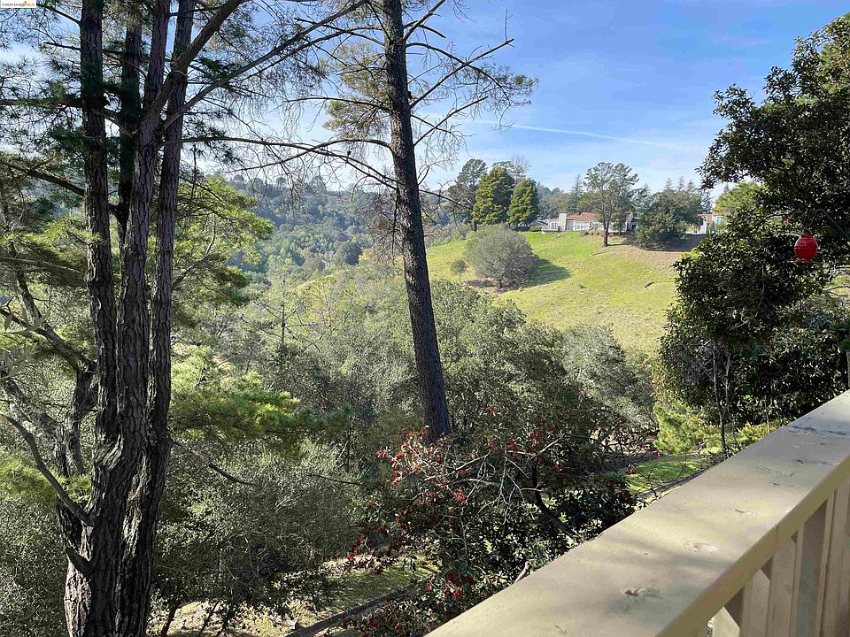 1st image of 1960 Ascot Dr