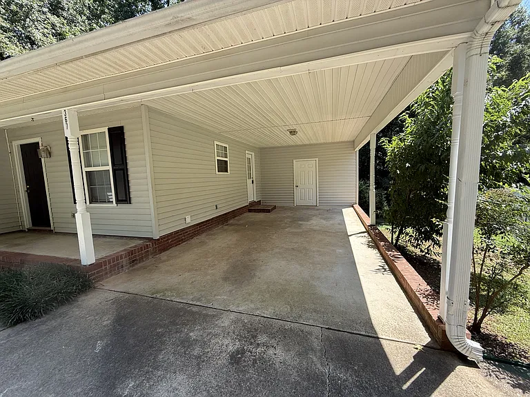 367 Templeton Dr — Photo 8