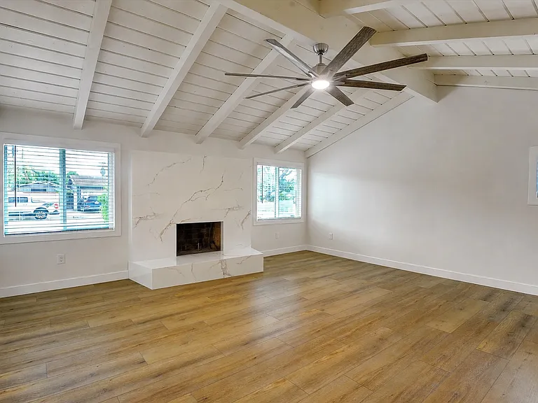515 Crestview Dr — Photo 14