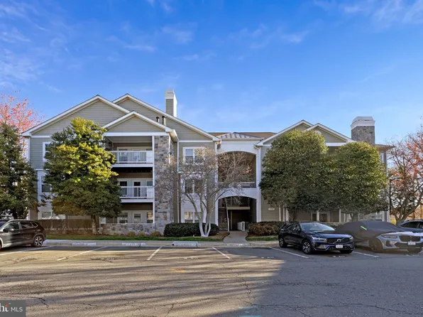 1720 Lake Shore Crest Dr APT 26, Reston, VA 20190