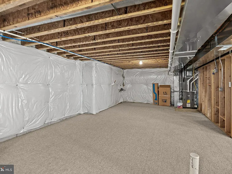 209 Peony Ln — Photo 31