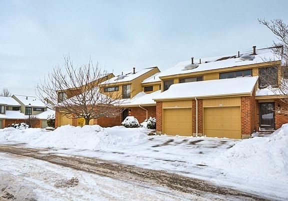 3rd image of 15 Elderwood Dr