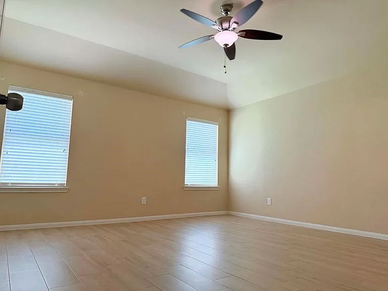 9315 Claystone Ln — Photo 10