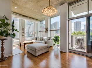 700 N Larrabee St APT 209, Chicago, IL 60654