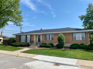 8619 W Wilson Ave, Chicago, IL