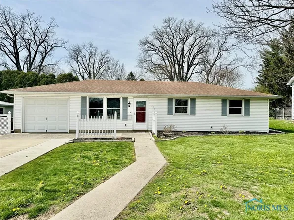 318 W Arthur St, Hicksville, OH 43526