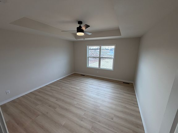 5th image of 662 W Castor Loop