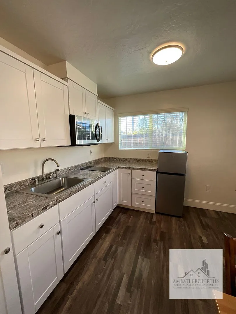 3074 E. Terrace Ave — Photo 2