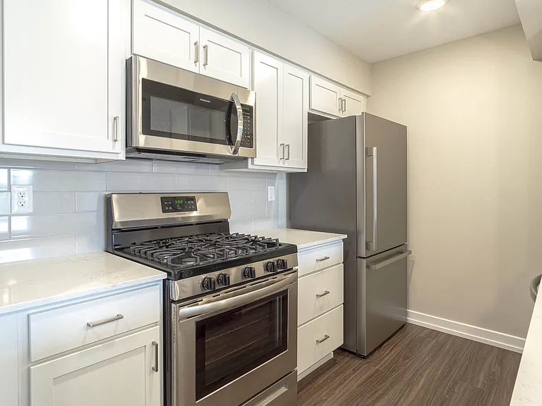 Hillside Apartments — Photo 35