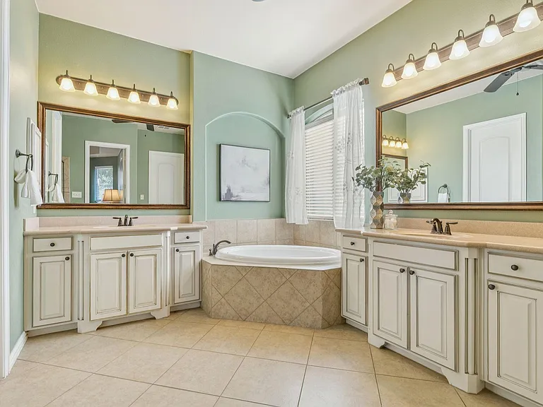 112 Chatfield Dr — Photo 14
